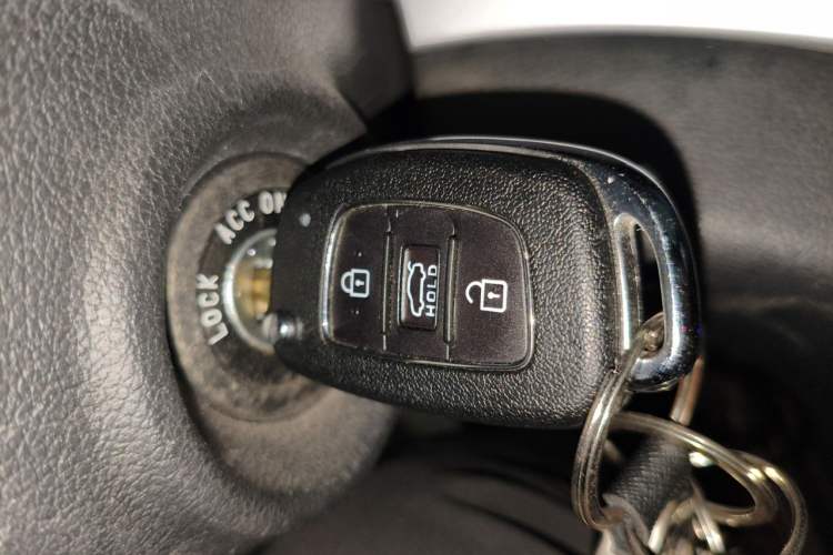 Used Hyundai Elantra (6th Generation / Lingdong) 2016 1.6L Manual ZhiXuan · Dynamic Model Vehicle Key