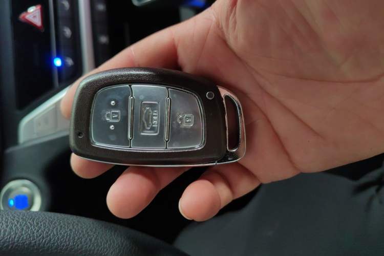 Used Hyundai Elantra (6th Generation / Lingdong) 2016 1.6L Automatic ZhiXuan – Elite Version Vehicle Key