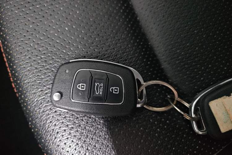Used Hyundai Elantra (6th Generation / Lingdong) 2016 1.6L Manual ZhiXuan·Youth Edition Vehicle Key