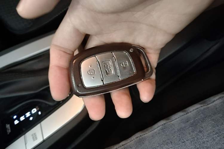 Used Hyundai Elantra (6th Generation / Lingdong) 2016 1.6L Automatic ZhiXuan – Elite Version Vehicle Key