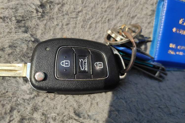 Used Hyundai Elantra (6th Generation / Lingdong) 2016 1.6L Manual ZhiXuan·Youth Edition Vehicle Key
