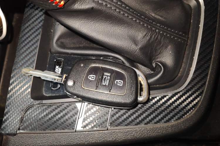 Used Hyundai Elantra (6th Generation / Lingdong) 2016 1.6L Automatic ZhiXuan – Elite Version Vehicle Key