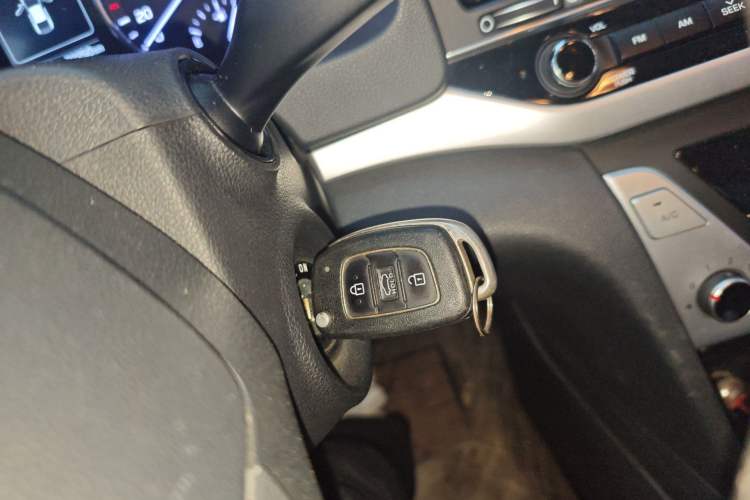 Used Hyundai Elantra (6th Generation / Lingdong) 2016 1.6L Automatic ZhiXuan – Elite Version Vehicle Key
