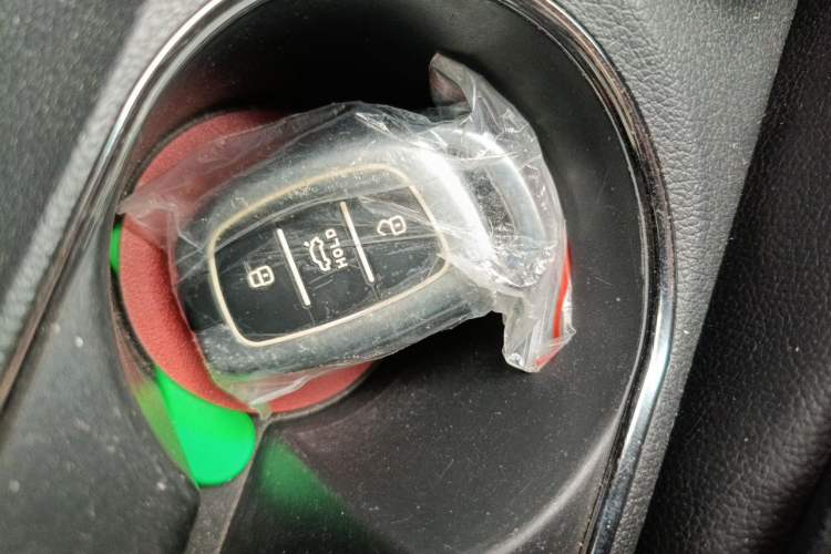 Used Hyundai Elantra (6th Generation / Lingdong) 2016 1.6L Automatic ZhiXuan · Luxury Version Vehicle Key