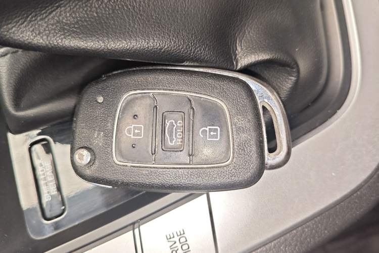 Used Hyundai Elantra (6th Generation / Lingdong) 2016 1.6L Automatic ZhiXuan – Elite Version Vehicle Key