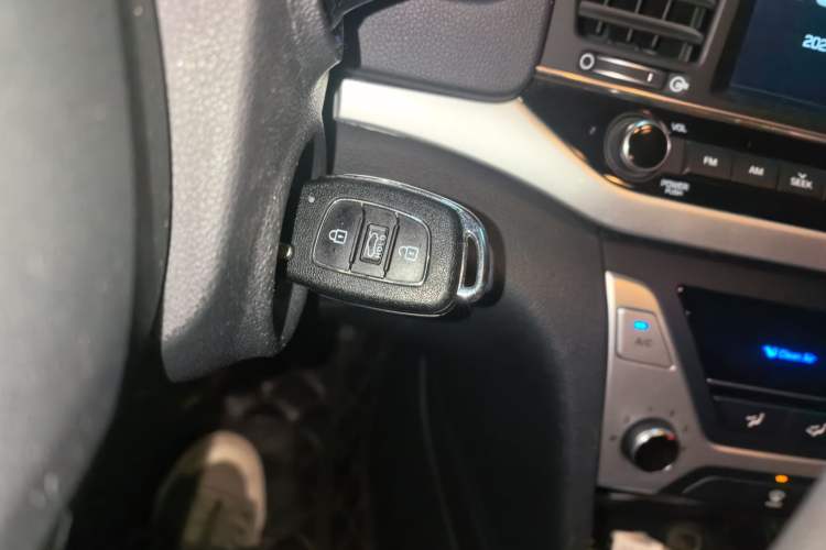 Used Hyundai Elantra (6th Generation / Lingdong) 2016 1.6L Automatic ZhiXuan – Elite Version Vehicle Key