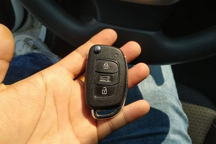 Used Hyundai Elantra (6th Generation / Lingdong) 2016 1.6L Automatic ZhiXuan – Elite Version Vehicle Key