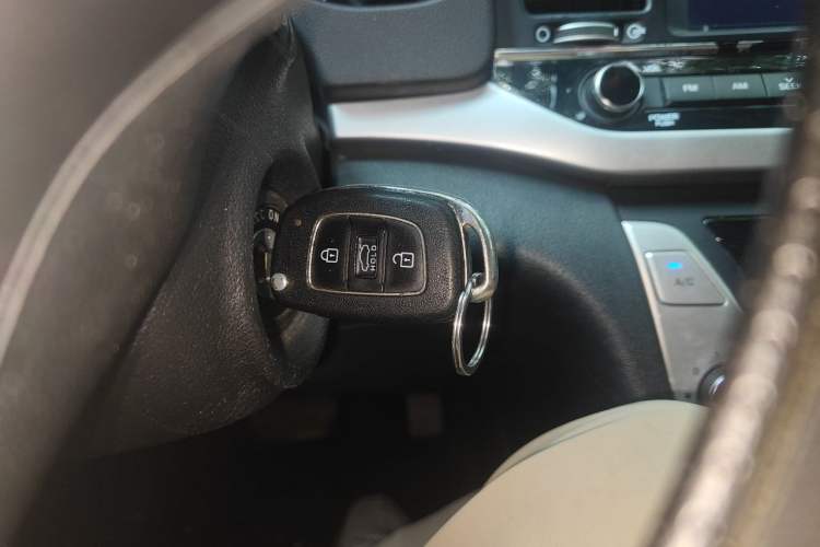 Used Hyundai Elantra (6th Generation / Lingdong) 2016 1.6L Automatic ZhiXuan – Elite Version Vehicle Key