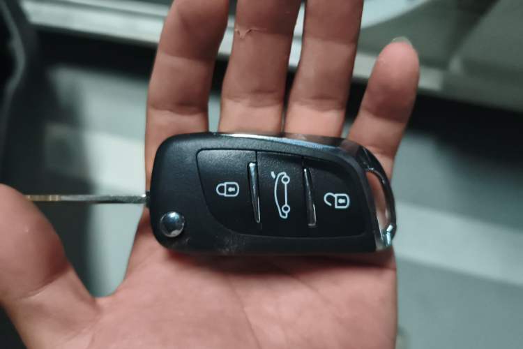 Used Hyundai Elantra (6th Generation / Lingdong) 2016 1.6L Automatic ZhiXuan – Elite Version Vehicle Key
