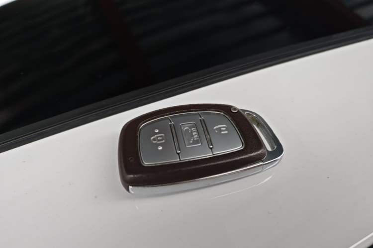 Used Hyundai Elantra (6th Generation / Lingdong) 2016 1.6L Automatic ZhiXuan – Elite Version Vehicle Key