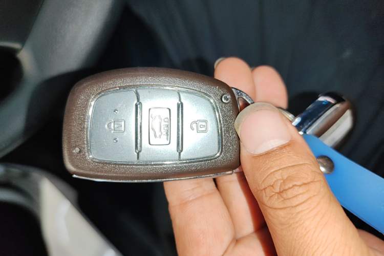 Used Hyundai Elantra (6th Generation / Lingdong) 2016 1.6L Automatic ZhiXuan – Elite Version Vehicle Key