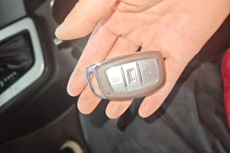 Used Hyundai Elantra (6th Generation / Lingdong) 2016 1.6L Automatic ZhiXuan – Elite Version Vehicle Key
