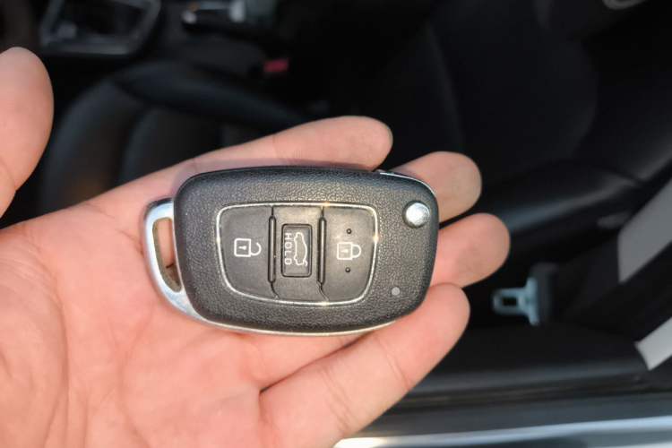 Used Hyundai Elantra (6th Generation / Lingdong) 2016 1.6L Automatic ZhiXuan – Elite Version Vehicle Key