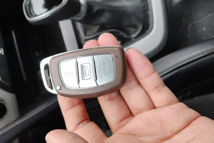 Used Hyundai Elantra (6th Generation / Lingdong) 2016 1.6L Automatic ZhiXuan – Elite Version Vehicle Key