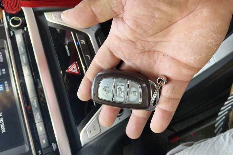 Used Hyundai Elantra (6th Generation / Lingdong) 2016 1.6L Automatic ZhiXuan – Elite Version Vehicle Key