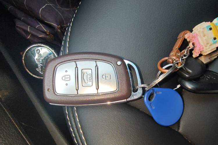 Used Hyundai Elantra (6th Generation / Lingdong) 2016 1.6L Automatic ZhiXuan – Elite Version Vehicle Key