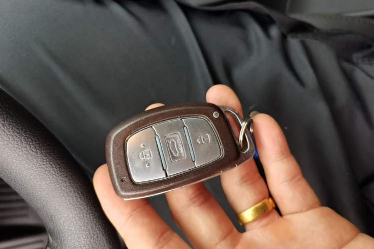 Used Hyundai Elantra (6th Generation / Lingdong) 2016 1.6L Automatic ZhiXuan – Elite Version Vehicle Key