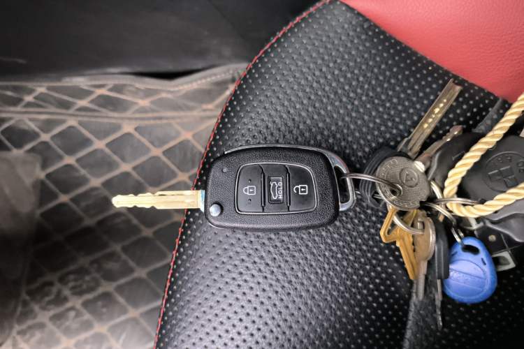 Used Hyundai Elantra (6th Generation / Lingdong) 2016 1.6L Manual ZhiXuan · Dynamic Model Vehicle Key