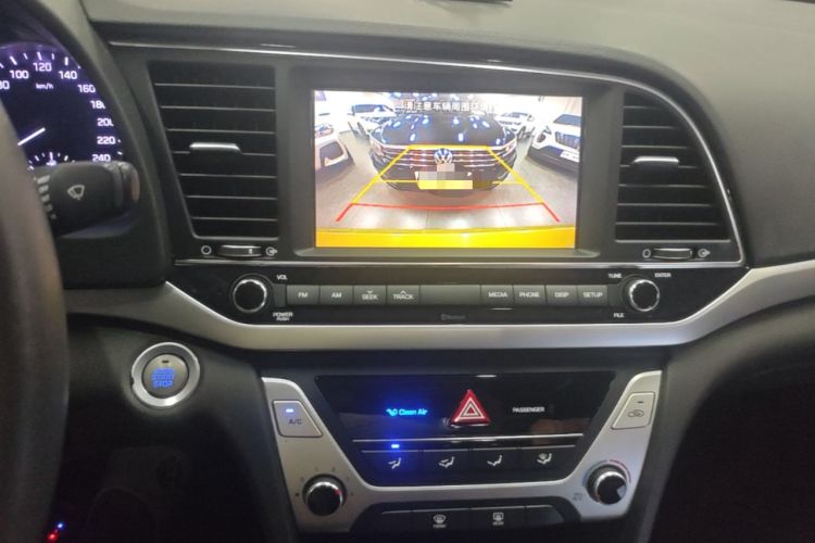 Used Hyundai Elantra (6th Generation / Lingdong) 2016 1.6L Automatic ZhiXuan – Elite Version Audio And AC Panel