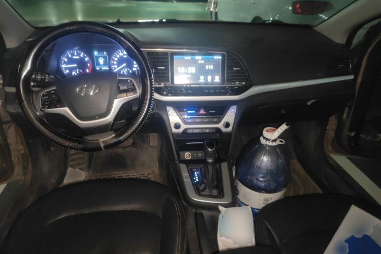 Used Hyundai Elantra (6th Generation / Lingdong) 2016 1.6L Automatic ZhiXuan – Elite Version Center Console