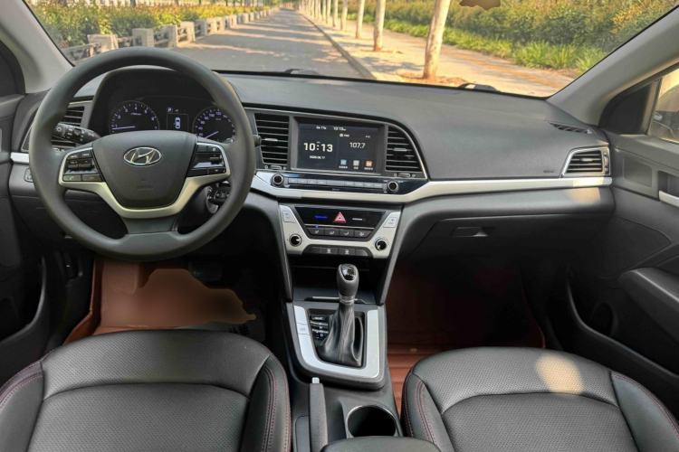 Used Hyundai Elantra (6th Generation / Lingdong) 2016 1.6L Automatic ZhiXuan – Elite Version Center Console