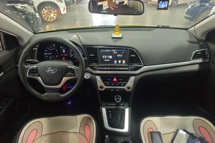 Used Hyundai Elantra (6th Generation / Lingdong) 2016 1.6L Automatic ZhiXuan – Elite Version Center Console