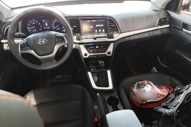 Used Hyundai Elantra (6th Generation / Lingdong) 2016 1.6L Automatic ZhiXuan – Elite Version Center Console