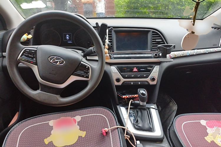 Used Hyundai Elantra (6th Generation / Lingdong) 2016 1.6L Automatic ZhiXuan – Elite Version Center Console