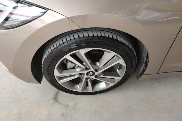 Used Hyundai Elantra (6th Generation / Lingdong) 2016 1.6L Automatic ZhiXuan – Elite Version Left Front Wheel Hub