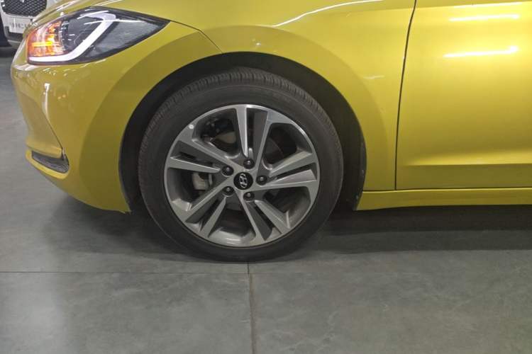 Used Hyundai Elantra (6th Generation / Lingdong) 2016 1.6L Automatic ZhiXuan – Elite Version Left Front Wheel Hub