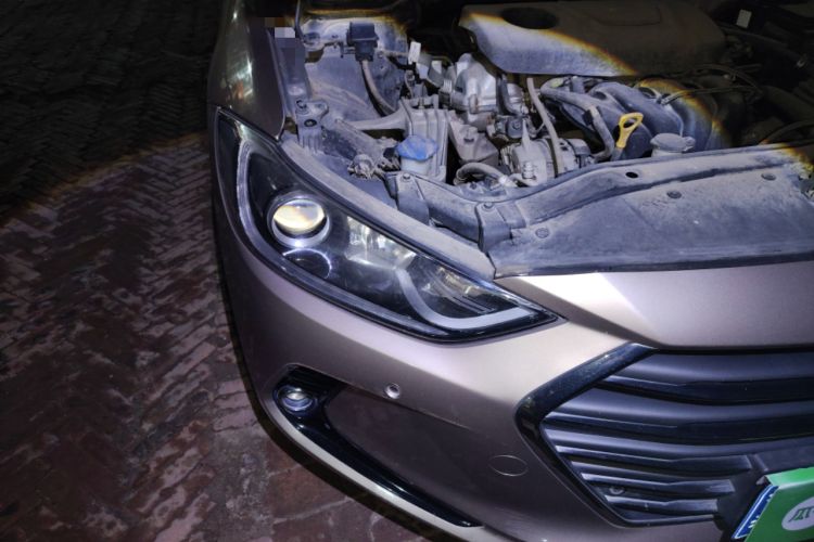 Used Hyundai Elantra (6th Generation / Lingdong) 2016 1.6L Automatic ZhiXuan · Luxury Version Right Front Headlight