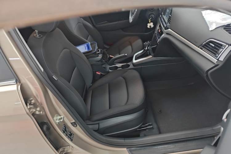 Used Hyundai Elantra (6th Generation / Lingdong) 2016 1.6L Automatic ZhiXuan – Elite Version Right Front Seat