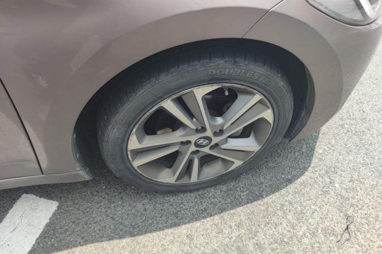 Used Hyundai Elantra (6th Generation / Lingdong) 2016 1.6L Automatic ZhiXuan · Luxury Version Right Front Wheel Hub
