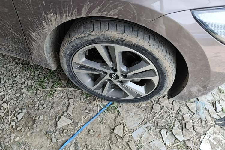 Used Hyundai Elantra (6th Generation / Lingdong) 2016 1.6L Automatic ZhiXuan – Elite Version Right Front Wheel Hub