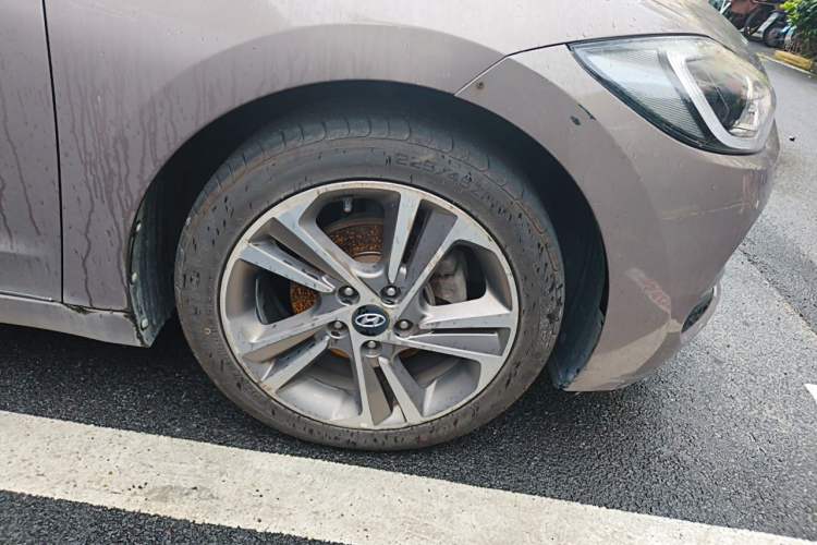 Used Hyundai Elantra (6th Generation / Lingdong) 2016 1.6L Automatic ZhiXuan – Elite Version Right Front Wheel Hub