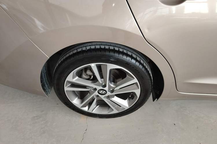 Used Hyundai Elantra (6th Generation / Lingdong) 2016 1.6L Automatic ZhiXuan – Elite Version Right Rear Wheel Hub
