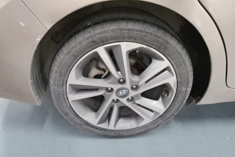 Used Hyundai Elantra (6th Generation / Lingdong) 2016 1.6L Automatic ZhiXuan – Elite Version Right Rear Wheel Hub