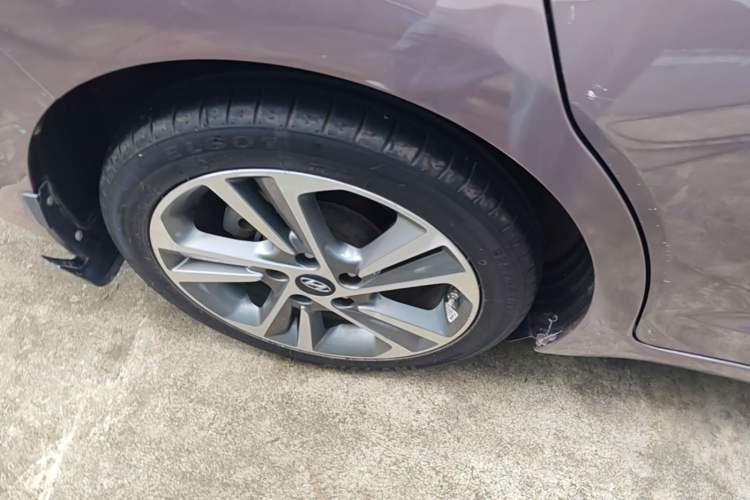 Used Hyundai Elantra (6th Generation / Lingdong) 2016 1.6L Automatic ZhiXuan – Elite Version Right Rear Wheel Hub