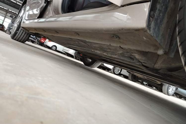 Used Hyundai Elantra (6th Generation / Lingdong) 2016 1.6L Automatic ZhiXuan – Elite Version Right Side Sill