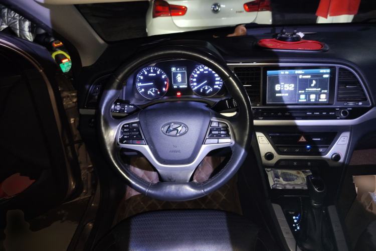 Used Hyundai Elantra (6th Generation / Lingdong) 2016 1.6L Automatic ZhiXuan · Luxury Version Steering Wheel