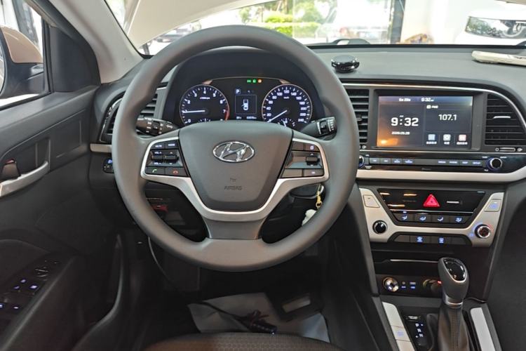 Used Hyundai Elantra (6th Generation / Lingdong) 2016 1.6L Automatic ZhiXuan – Elite Version Steering Wheel