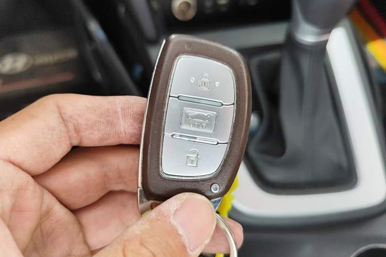 Used Hyundai Elantra (6th Generation / Lingdong) 2016 1.6L Automatic ZhiXuan – Elite Version Vehicle Key