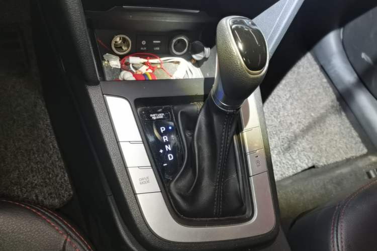 Used Hyundai Elantra (6th Generation / Lingdong) 2018 1.6L Automatic 15th Anniversary Special Edition Gear Lever