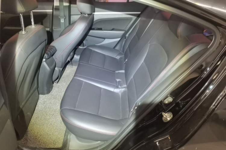 Used Hyundai Elantra (6th Generation / Lingdong) 2018 1.6L Automatic 15th Anniversary Special Edition Left Rear Seat
