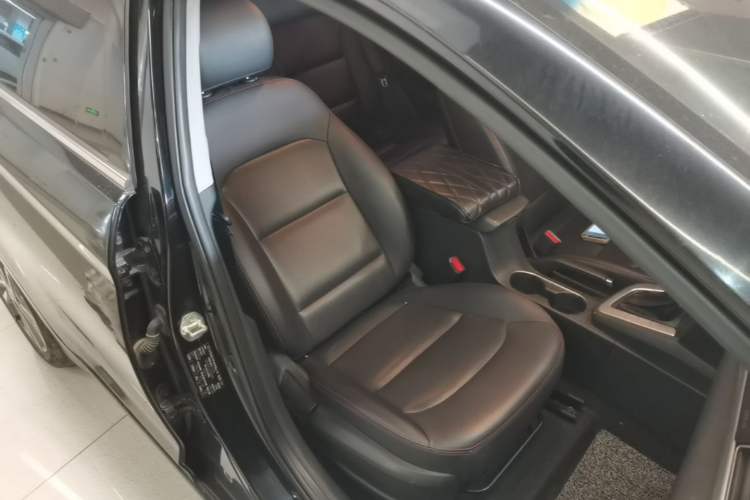 Used Hyundai Elantra (6th Generation / Lingdong) 2018 1.6L Automatic 15th Anniversary Special Edition Right Front Seat