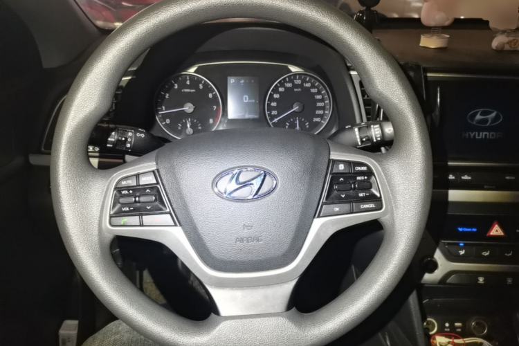 Used Hyundai Elantra (6th Generation / Lingdong) 2018 1.6L Automatic 15th Anniversary Special Edition Steering Wheel