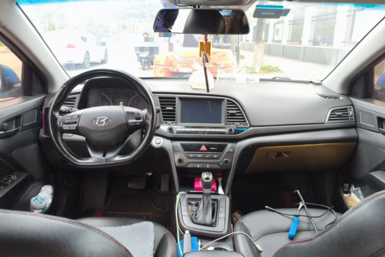 Used Hyundai Elantra (6th Generation / Lingdong) 2018 1.4T Dual-Clutch Xuan Dong · Dynamic Edition Center Console