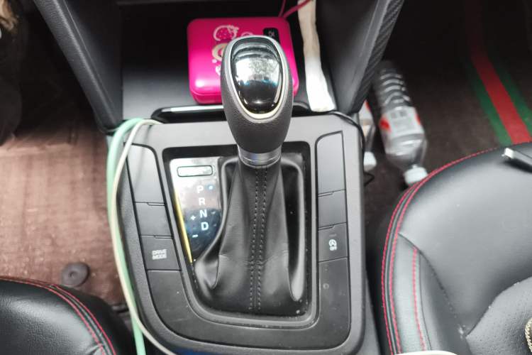 Used Hyundai Elantra (6th Generation / Lingdong) 2018 1.4T Dual-Clutch Xuan Dong · Dynamic Edition Gear Lever