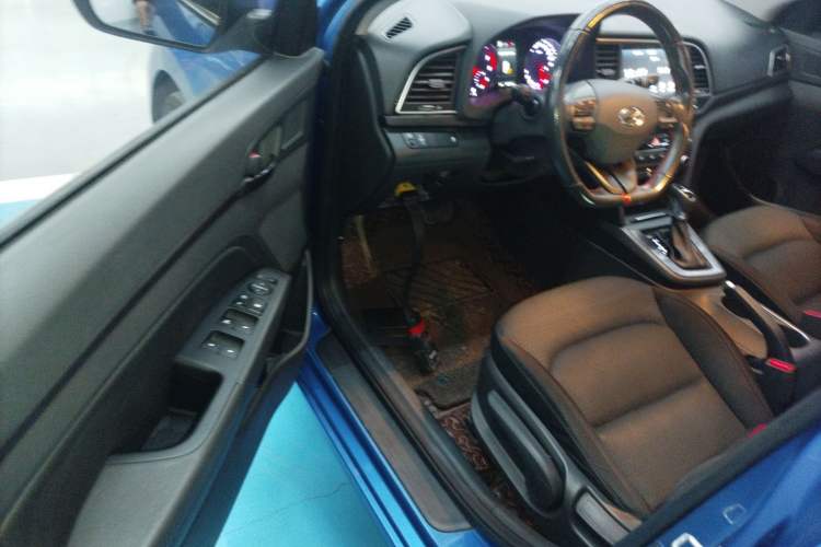 Used Hyundai Elantra (6th Generation / Lingdong) 2018 1.4T Dual-Clutch Xuan Dong · Dynamic Edition Interior 3