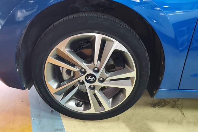 Used Hyundai Elantra (6th Generation / Lingdong) 2018 1.6L Automatic 15th Anniversary Special Edition Left Front Wheel Hub